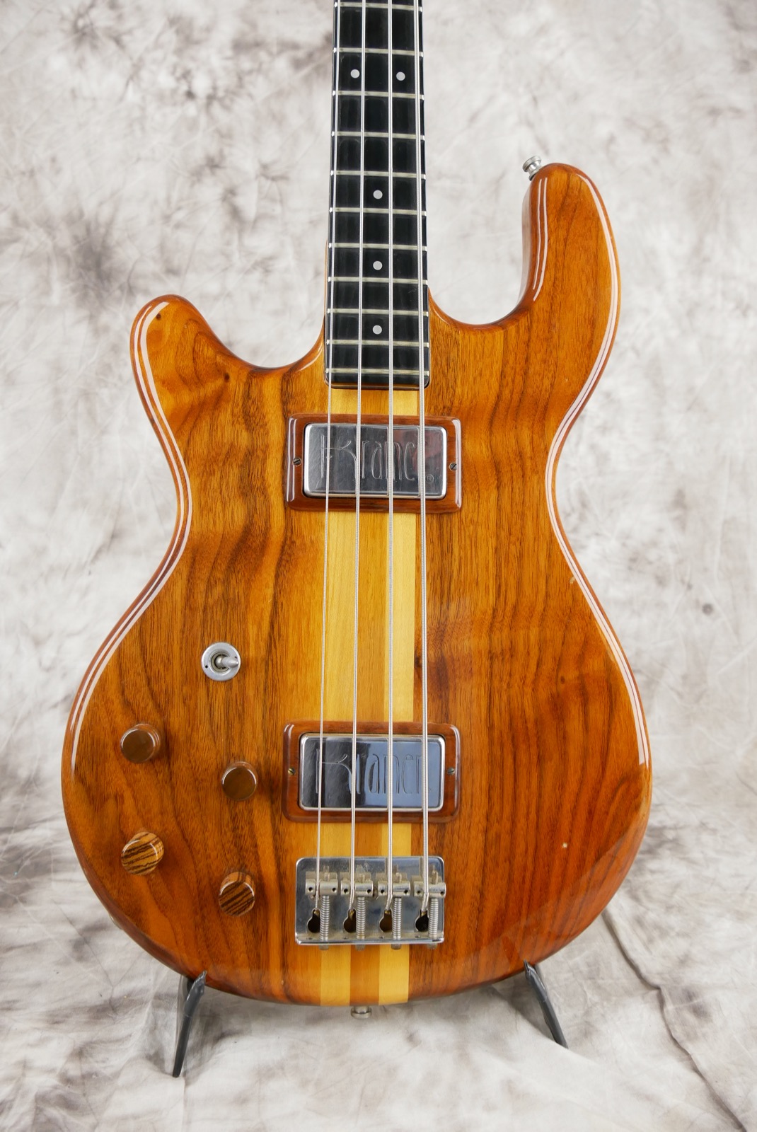 Kramer_Bass_450_B_walnut_left_hand - 07.jpg